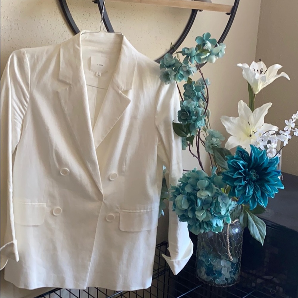 Lined ladies off-white spring Jacket.
